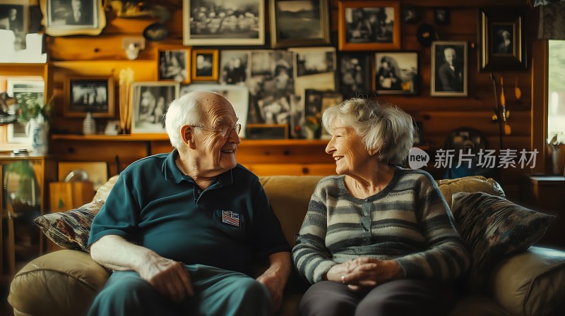 温馨回忆老年夫妇共度美好时光