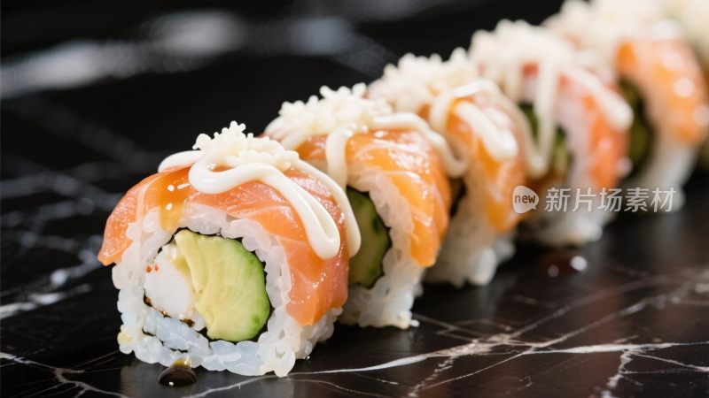 三文鱼寿司卷展示