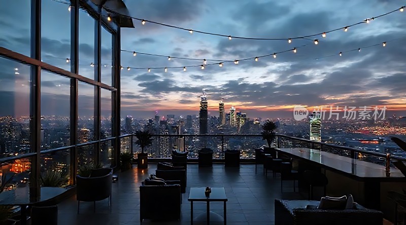城市夜景下的浪漫露台