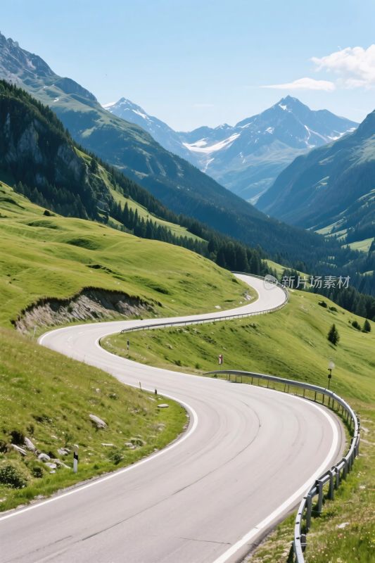 山间蜿蜒公路风景