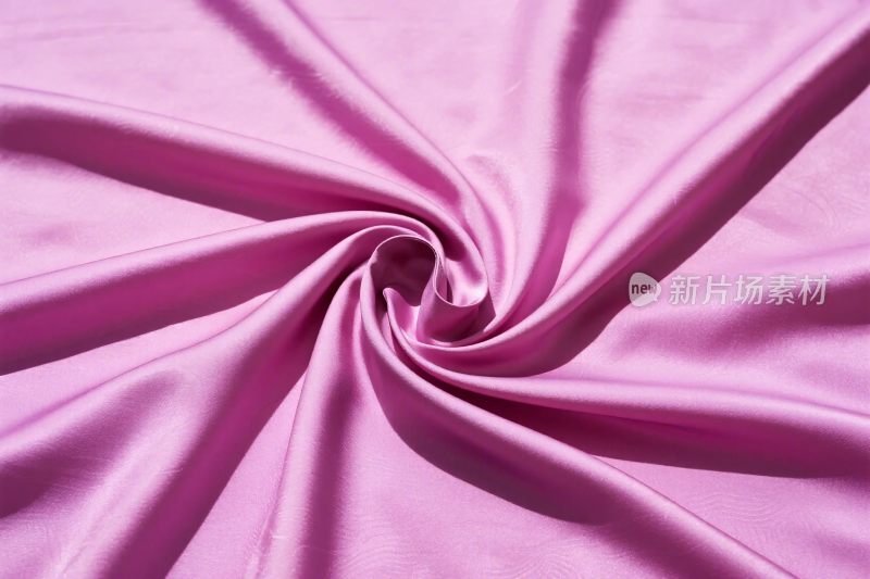 紫色布料褶皱特写