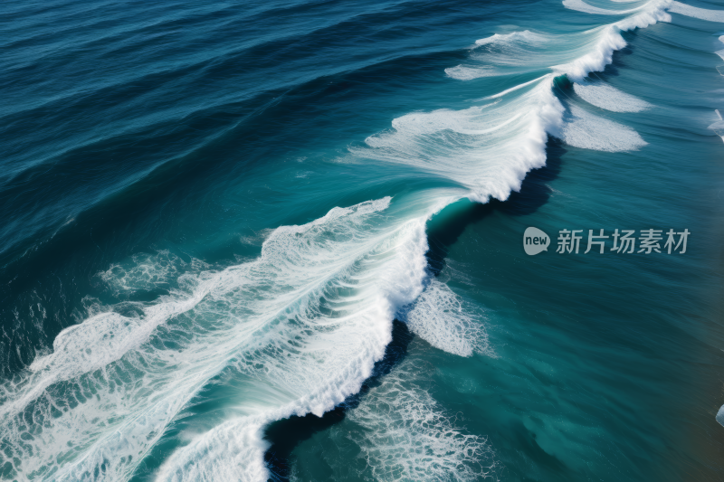 海浪在海面上破裂有人站在冲浪板上风景图片