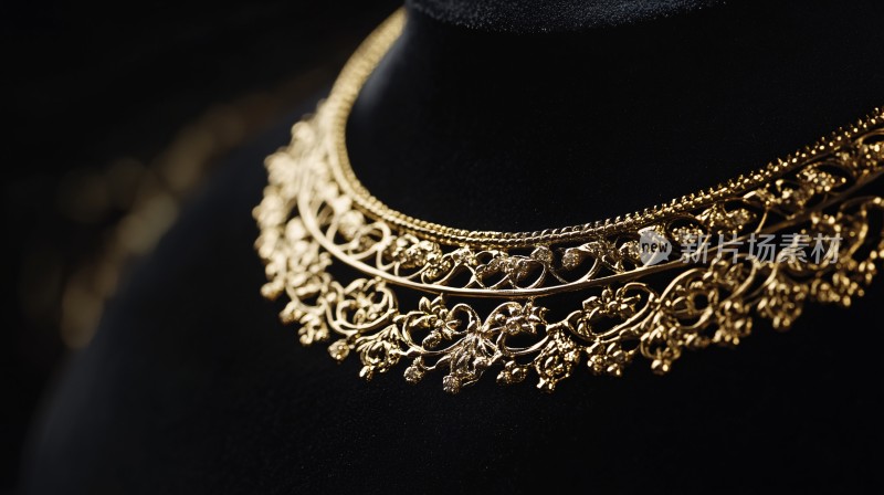 精美华丽的黄金项链