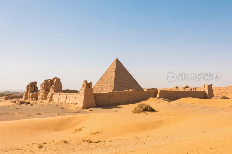 沙漠金字塔古遗迹