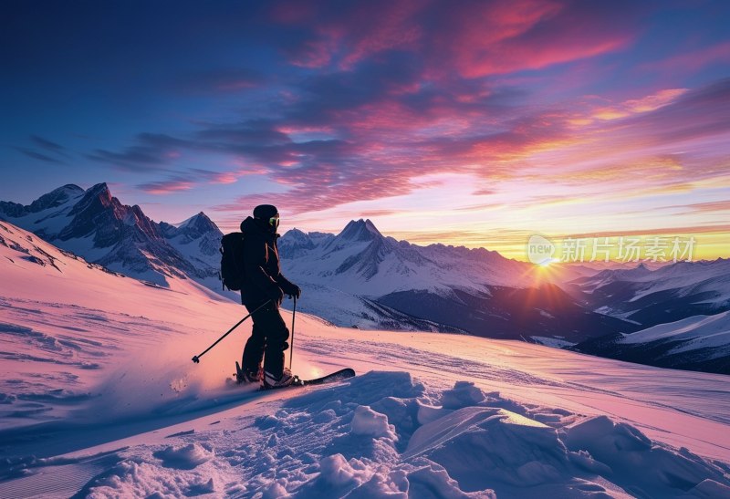 雪山晨曦滑雪者