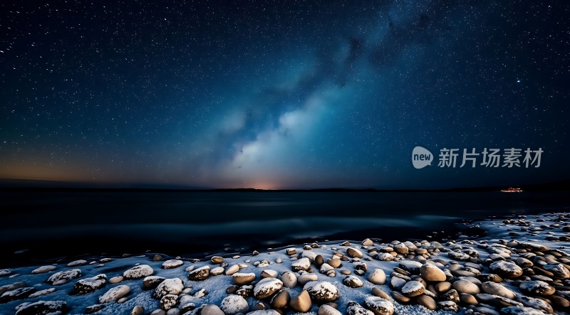 星空下的宁静海岸线