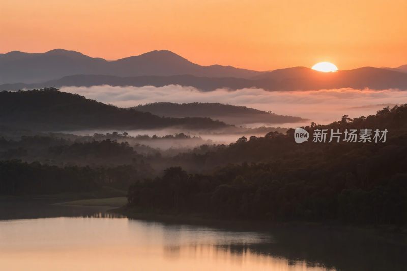 山间日出山水风光