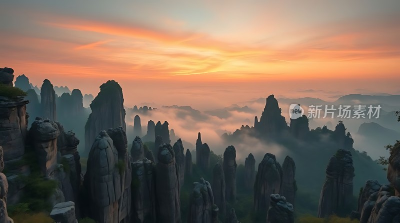 日出奇峰云海间