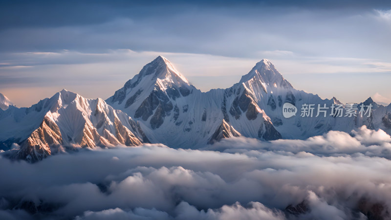 雪山照片日出阳光山峰云海自然生态环境风景