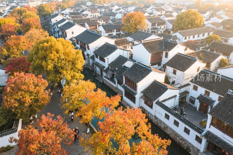 秋日江南水乡航拍美景