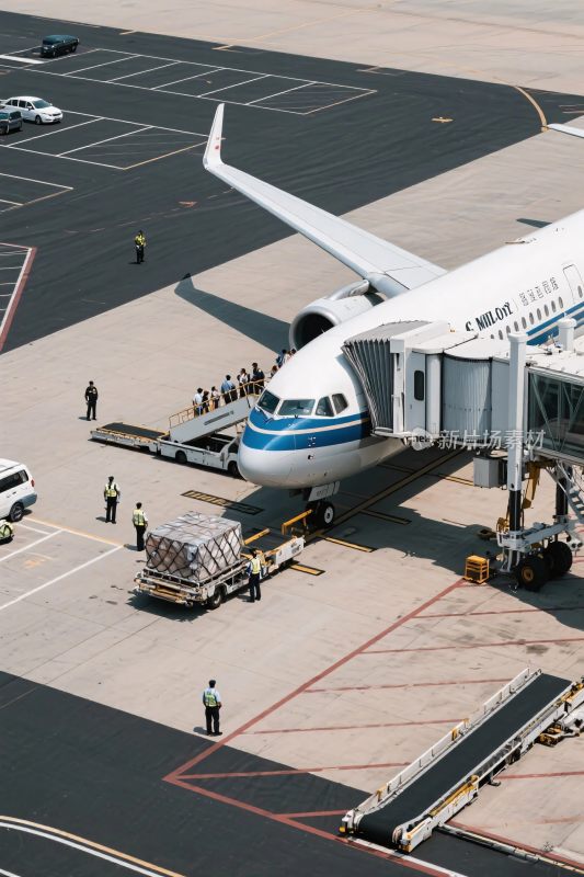 机场客机停靠场景
