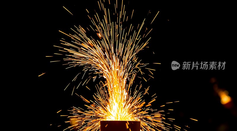 火花四溅光芒四射