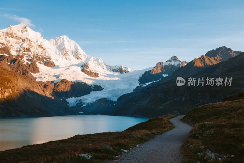 雪山湖泊自然风光