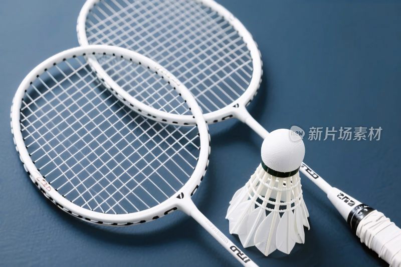 羽毛球拍与羽毛球