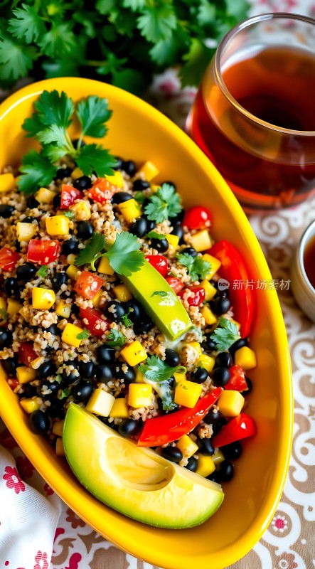 健康美味沙拉色彩缤纷营养丰富！