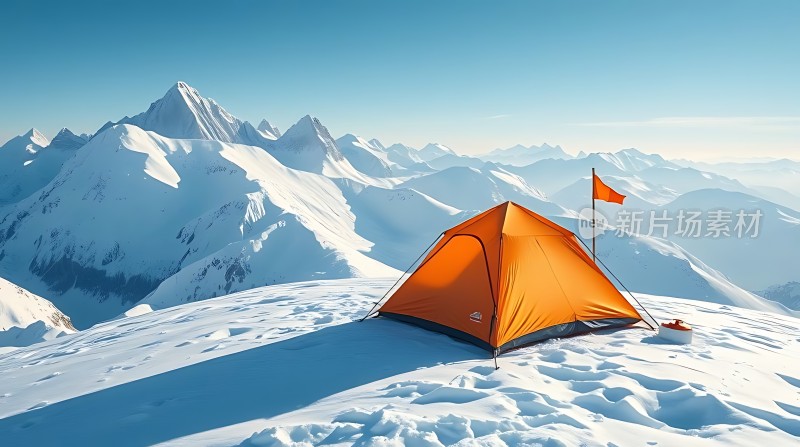 雪地露营橙红帐篷映衬着巍峨雪山