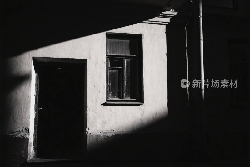 黑白建筑光影画面