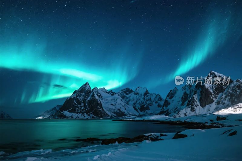 极光雪山夜景摄影