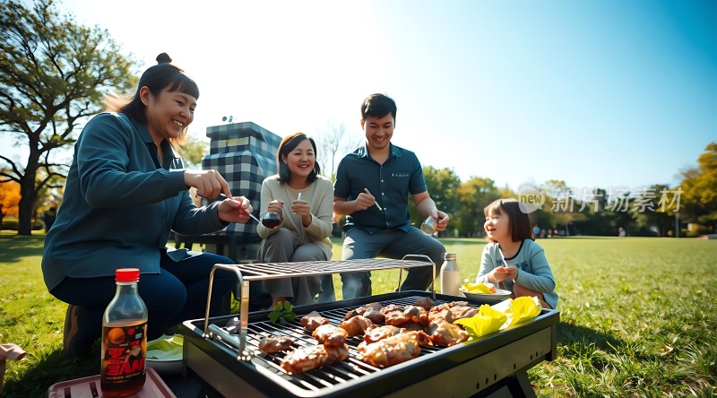 家庭烧烤聚会享受户外美好时光