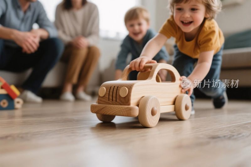 小孩玩木制玩具车