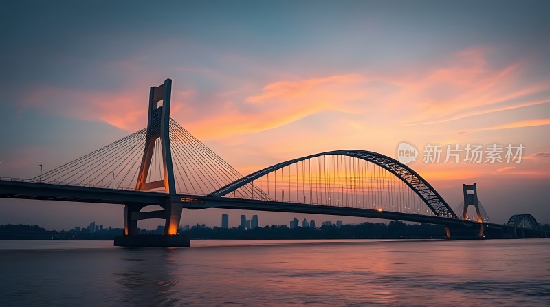 日落下的跨江大桥