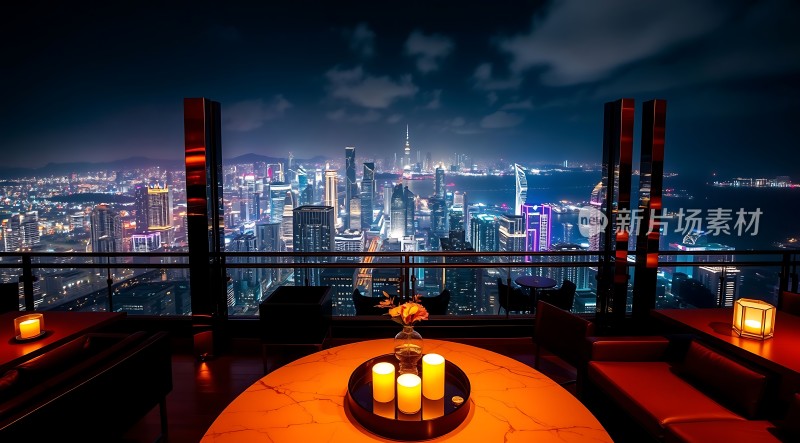 城市夜景下的浪漫露台