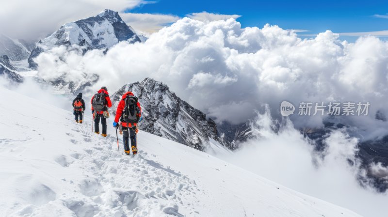 励志团队攀登勇往直前徒步梦想登顶雪山