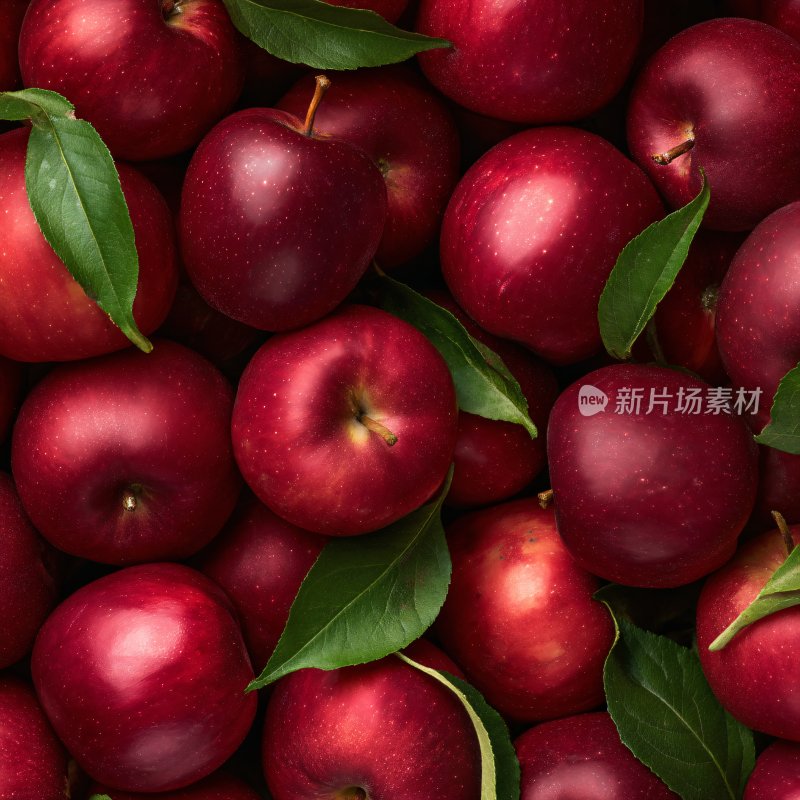 红苹果与绿叶特写