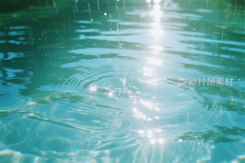 水面雨滴光影景象