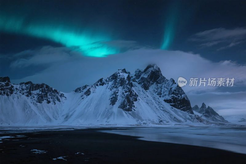 雪山极光风景摄影