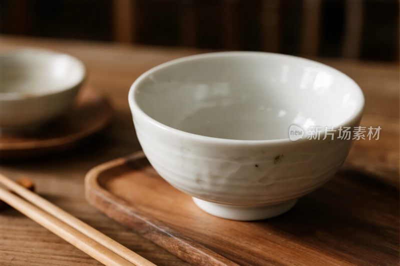 白色陶瓷碗静物摄影