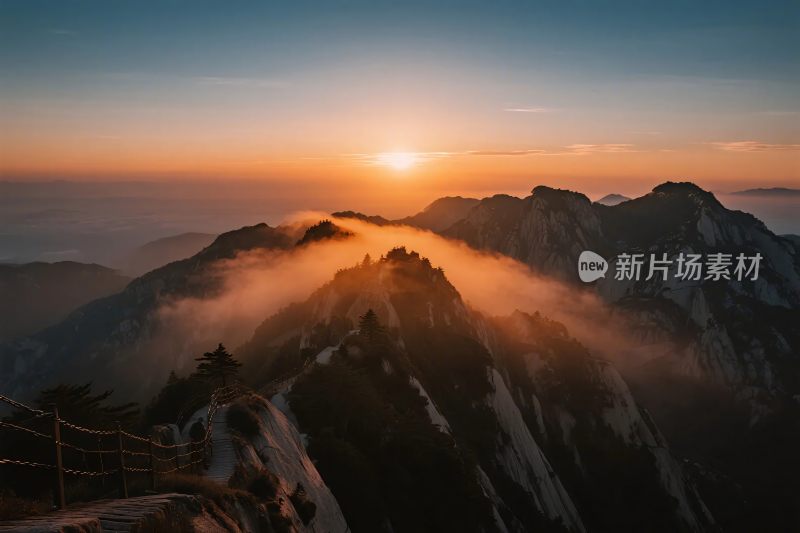 壮美山峰日出景观