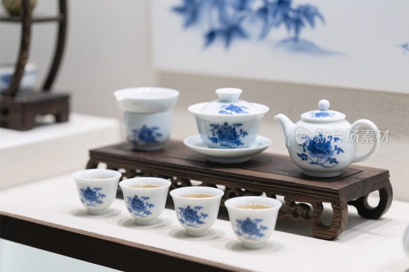 青花瓷茶具展示