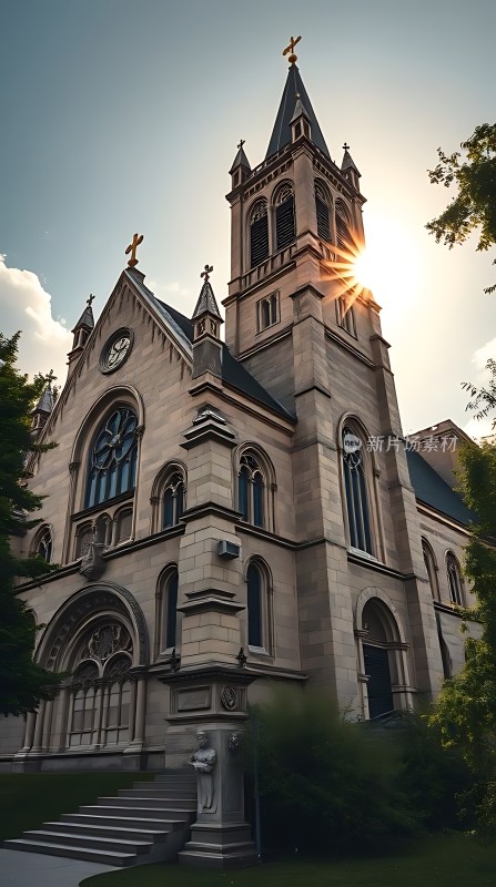 阳光下的宏伟教堂