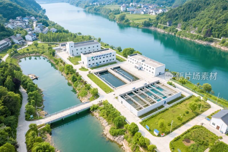 河边工业设施俯瞰图