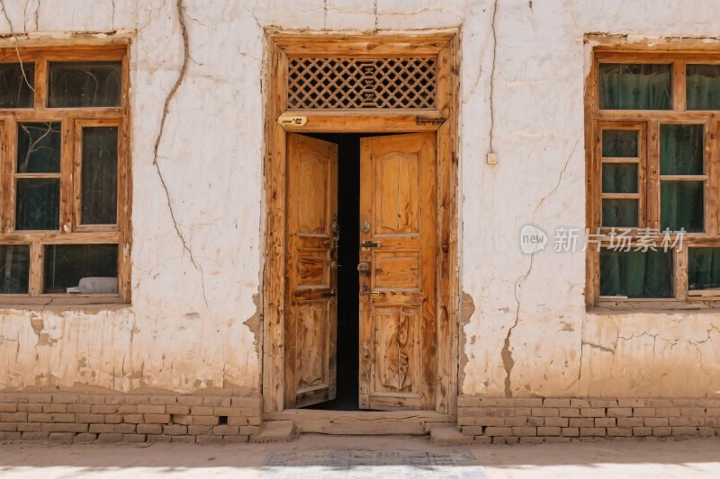 老建筑木门与门窗