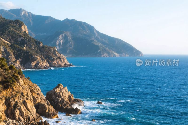 海岸山峦自然风光