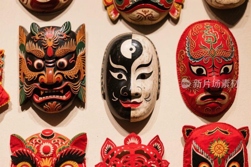 传统面具艺术展示