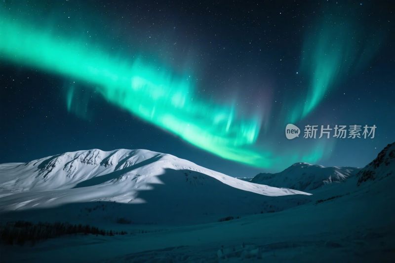 极光雪山夜空景观