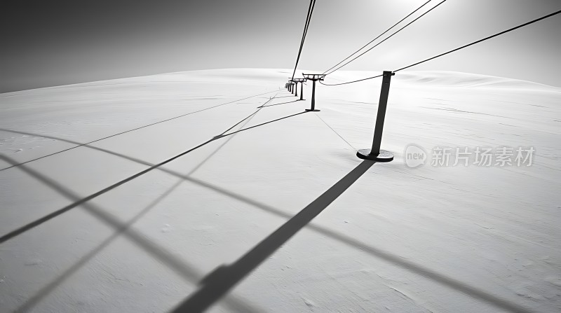 雪地上的缆车轨道