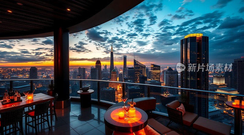 城市夜景下的浪漫露台