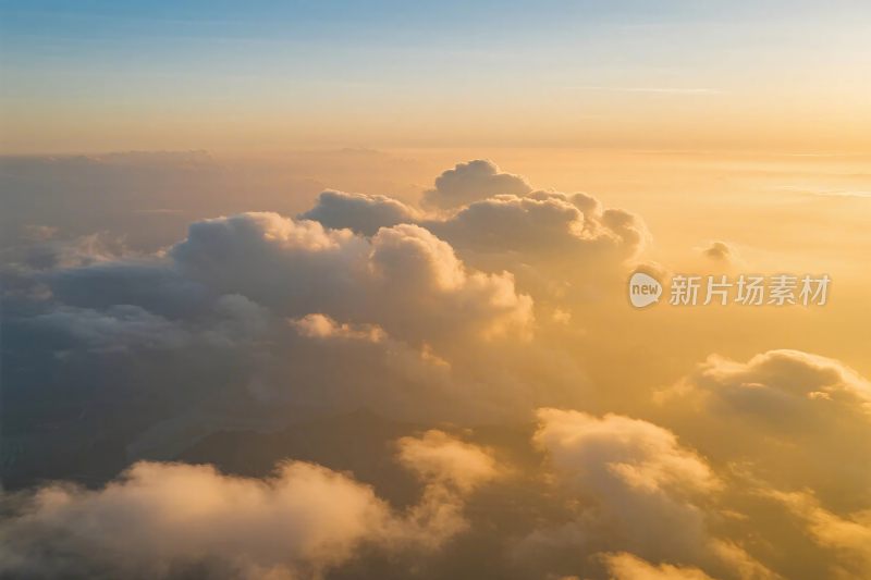 高空云层日出景观