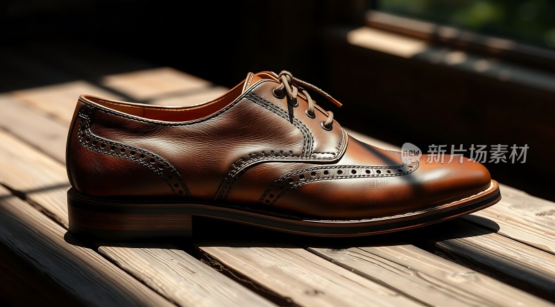 棕色皮鞋静候时光