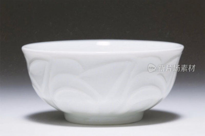 白色陶瓷碗静物图