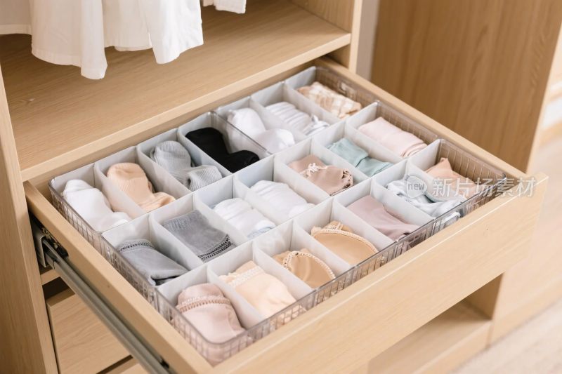 衣柜抽屉收纳整理