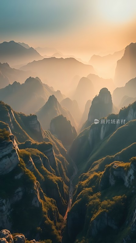 日出时分的壮丽山谷景色