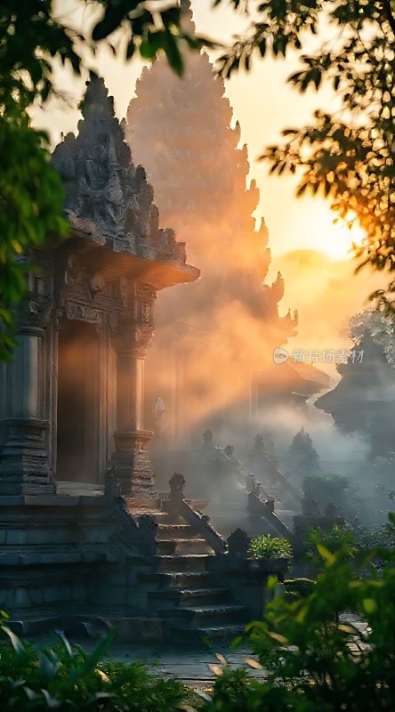 晨曦中的古老寺庙