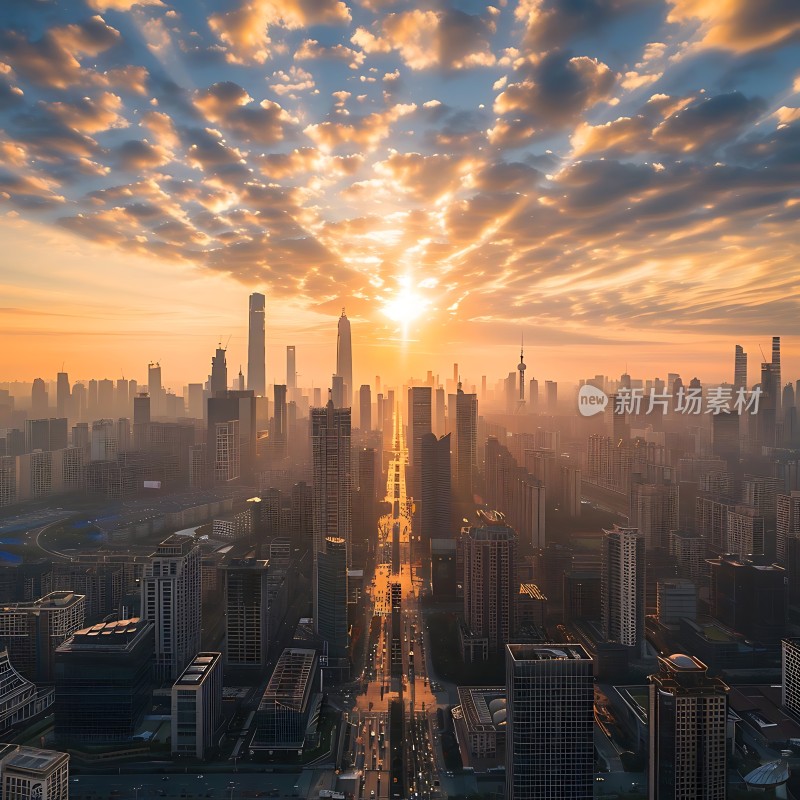 城市日出阳光洒满高楼林立的城市景观