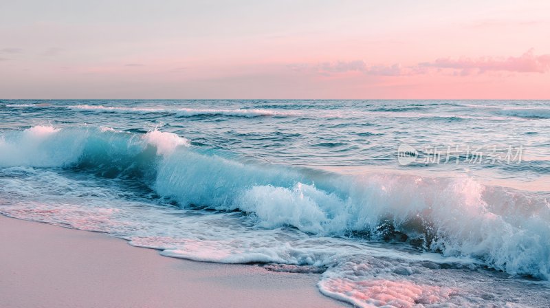 海边浪漫的日落海浪景观