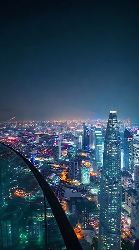 都市夜景璀璨高楼